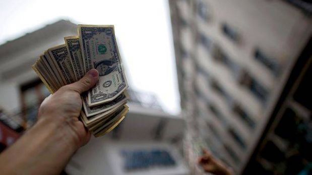 El dÃ³lar escalÃ³ a S/.3,201, nuevo mÃ¡ximo de mÃ¡s de seis aÃ±os
