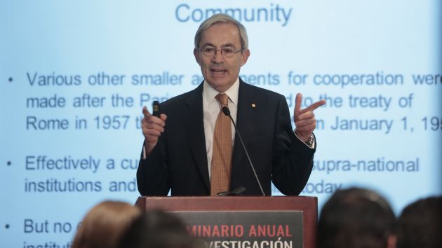 Nobel Christopher Pissarides recomienda no adoptar uniÃ³n monetaria