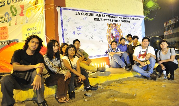 ESTUDIANTES DE LA SAN MARCOS BUSCAN CONTROLAR UNIVERSIDAD