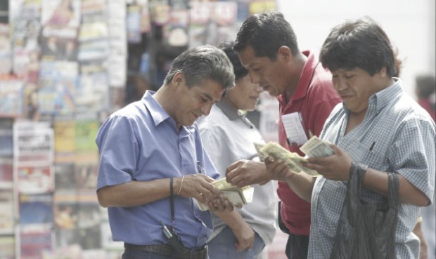 CotizaciÃ³n del dÃ³lar seguirÃ¡ al alza y este aÃ±o llegarÃ­a a S/ 3,60, dicen analistas