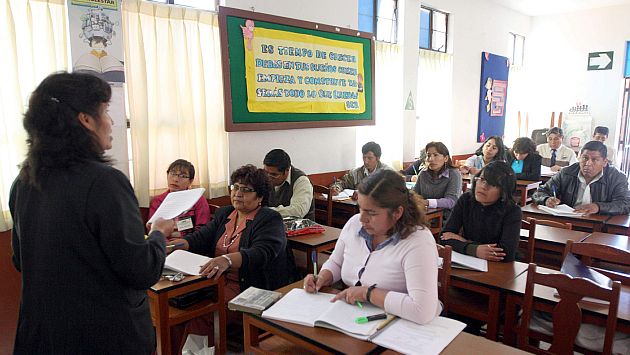 Gobierno afina detalles para incrementar sueldo mÃ­nimo de profesores a S/2,000