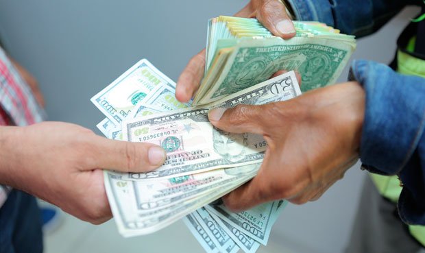 Precio del dÃ³lar: compra y venta de hoy 6 de julio