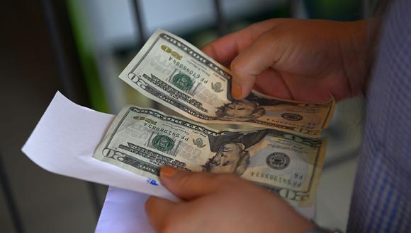 Tipo de cambio opera al alza mientras se esperan mÃ¡s datos sobre economÃ­a estadounidense